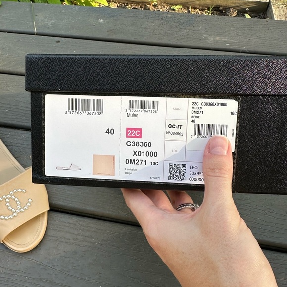 Chanel Pearl leather slide on sandal 40 9 - Picture 3 of 7